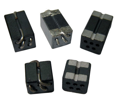 EMI Suppression Ferrite Hạt cảm ứng Loại mềm Chất liệu NiZn 5.0 * 5.5 * 4.6mm
